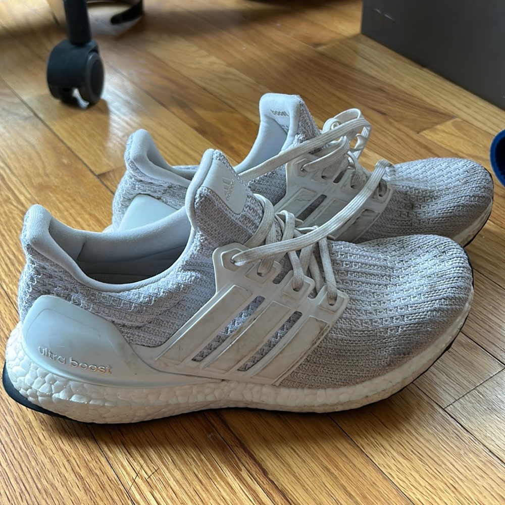 ADIDAS ULTRA BOOST